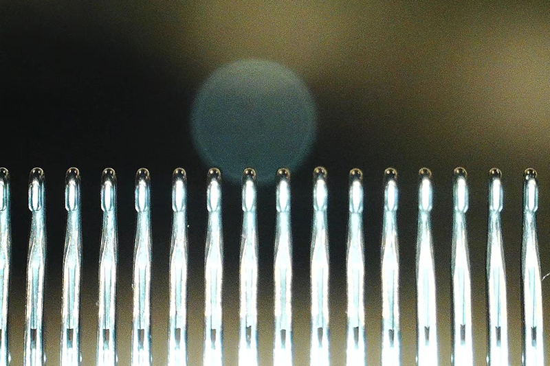 Droplet knitting needle